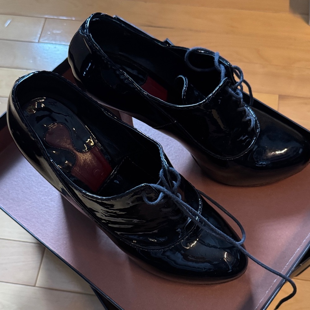 Chloe Black Patent Leather Lace-Up Heels